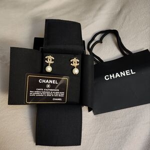 ✨Authentic Chanel Gold Earrings ✨
